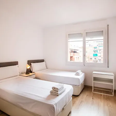 44paa1129 - 3 Bedrooms In Gracia Διαμέρισμα